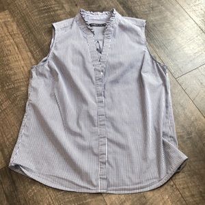 IVANKA TRUMP NAVY/WHITE CHECKERED BUTTONED DOWN SLEEVELESS BLOUSE SIZE L